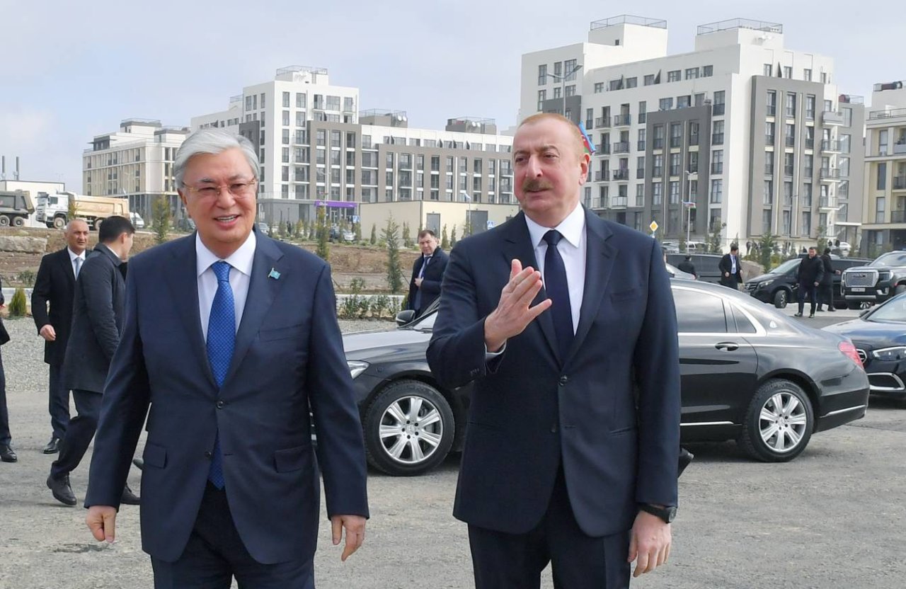 Tokayev Füzuli şəhərinin Baş planı ilə tanış oldu - FOTO - foto 1