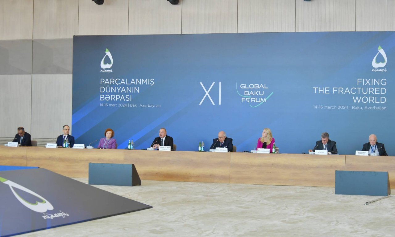 İlham Əliyev XI Qlobal Bakı Forumunda iştirak edib - FOTO/VİDEO - foto 4