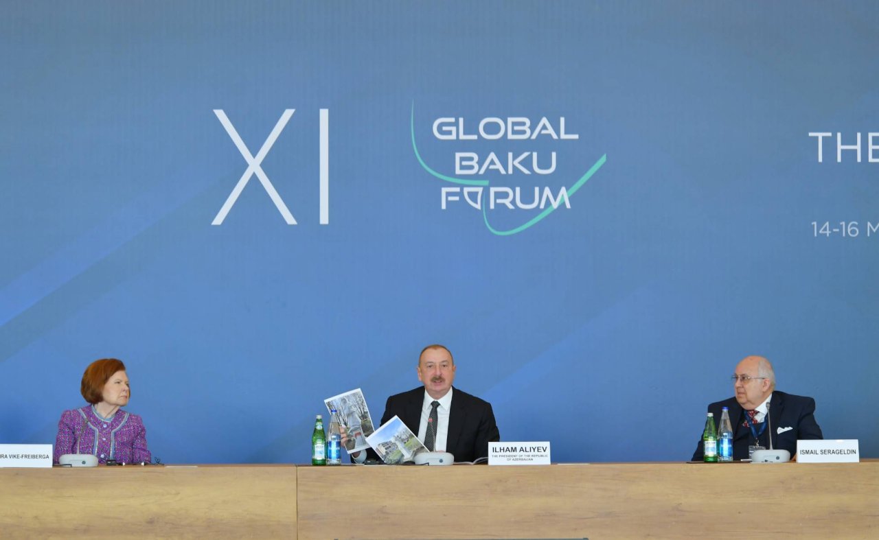 İlham Əliyev XI Qlobal Bakı Forumunda iştirak edib - FOTO/VİDEO - foto 13