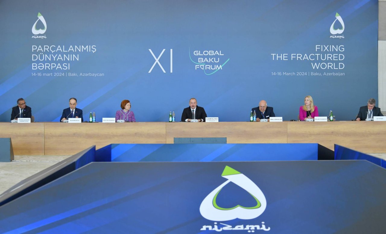İlham Əliyev XI Qlobal Bakı Forumunda iştirak edib - FOTO/VİDEO - foto 2