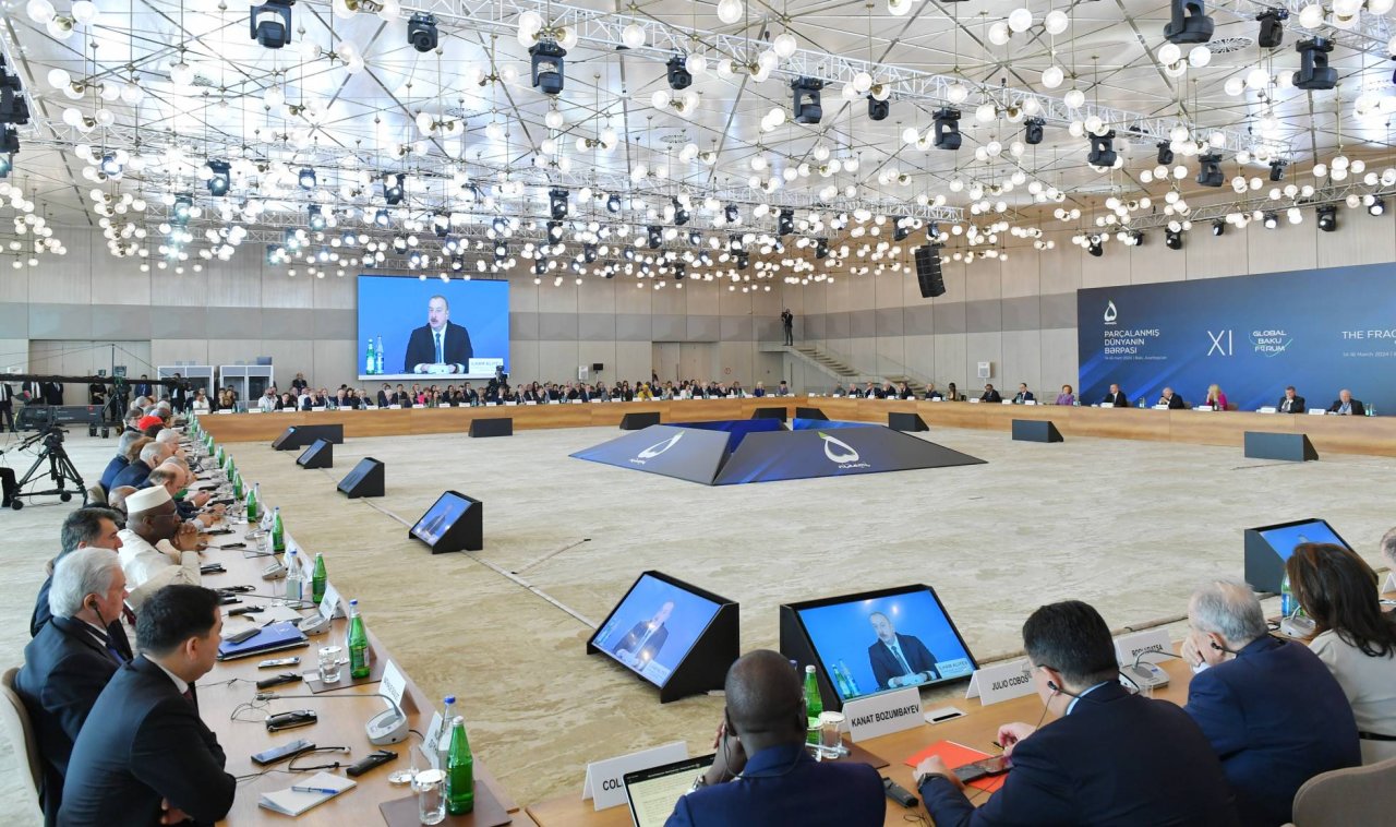 İlham Əliyev XI Qlobal Bakı Forumunda iştirak edib - FOTO/VİDEO - foto 8