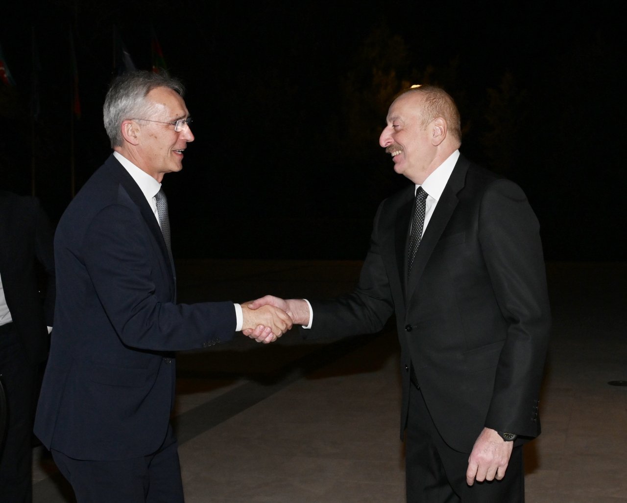 İlham Əliyevin NATO-nun Baş katibi ilə təkbətək görüşü olub - FOTO - foto 1