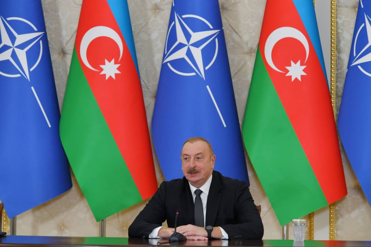 İlham Əliyev və Yens Stoltenberq mətbuata bəyanatla çıxış ediblər - FOTO - foto 6