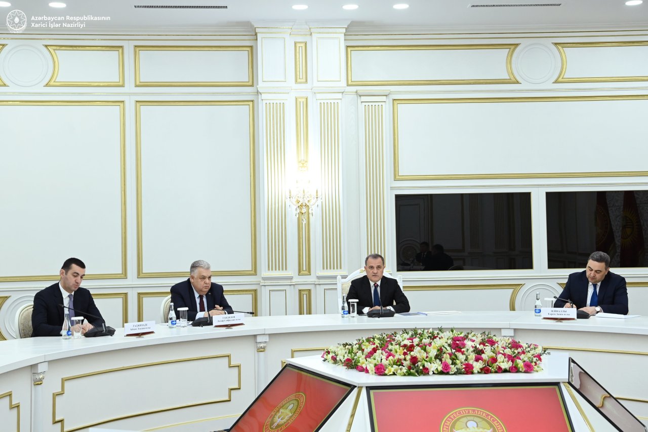 Ceyhun Bayramov Qırğızıstan Prezidenti ilə görüşdü – FOTO   - foto 2