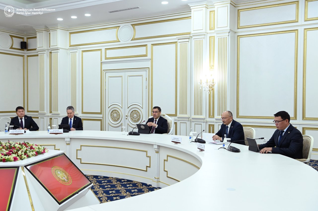 Ceyhun Bayramov Qırğızıstan Prezidenti ilə görüşdü – FOTO   - foto 3