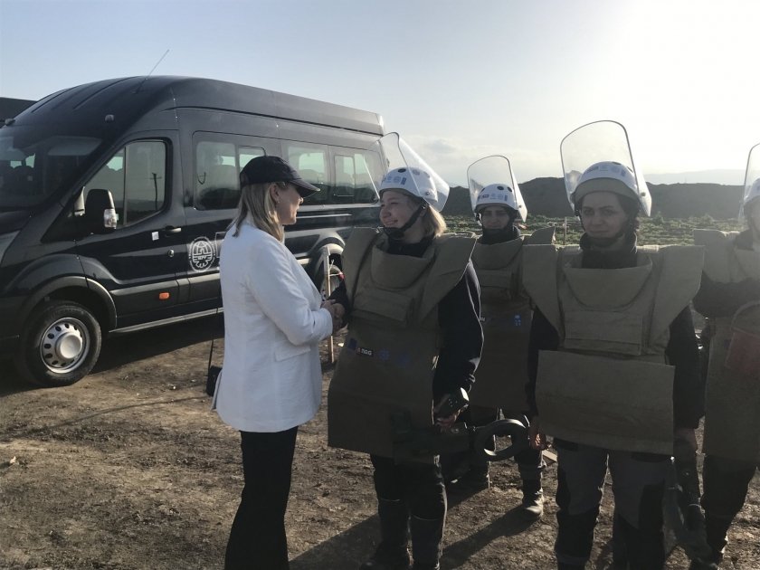 Aİ rəsmisi: “Minatəmizləmədə Azərbaycanın ən böyük dəstəkçisiyik” – FOTO  - foto 2