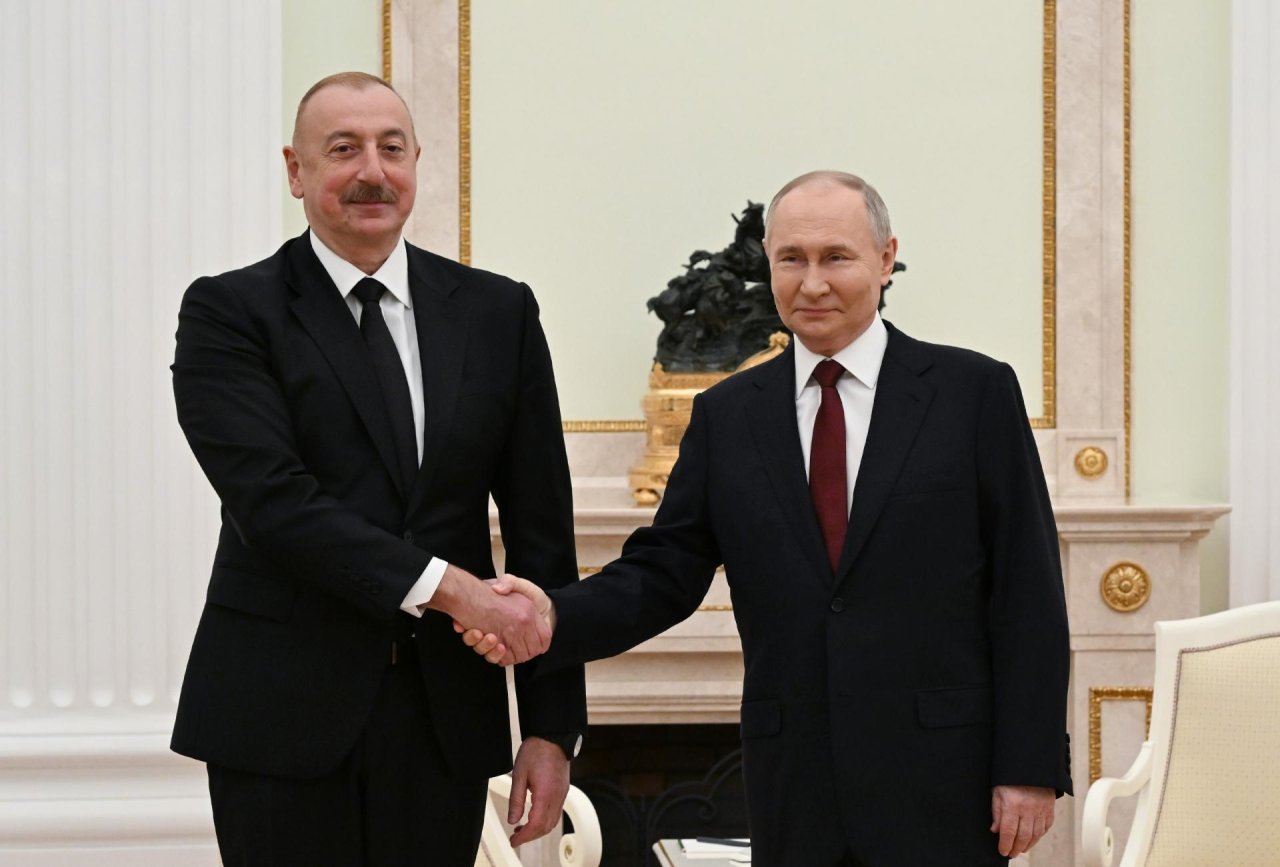 İlham Əliyevin Putinlə təkbətək görüşü KEÇİRİLİB - FOTO/VİDEO - foto 2