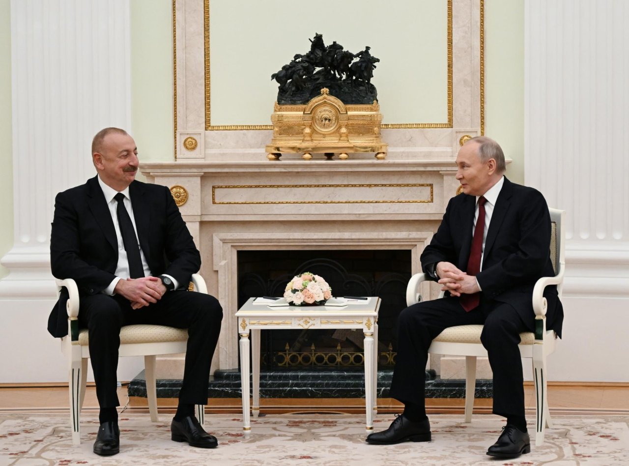 İlham Əliyevin Putinlə təkbətək görüşü KEÇİRİLİB - FOTO/VİDEO - foto 1