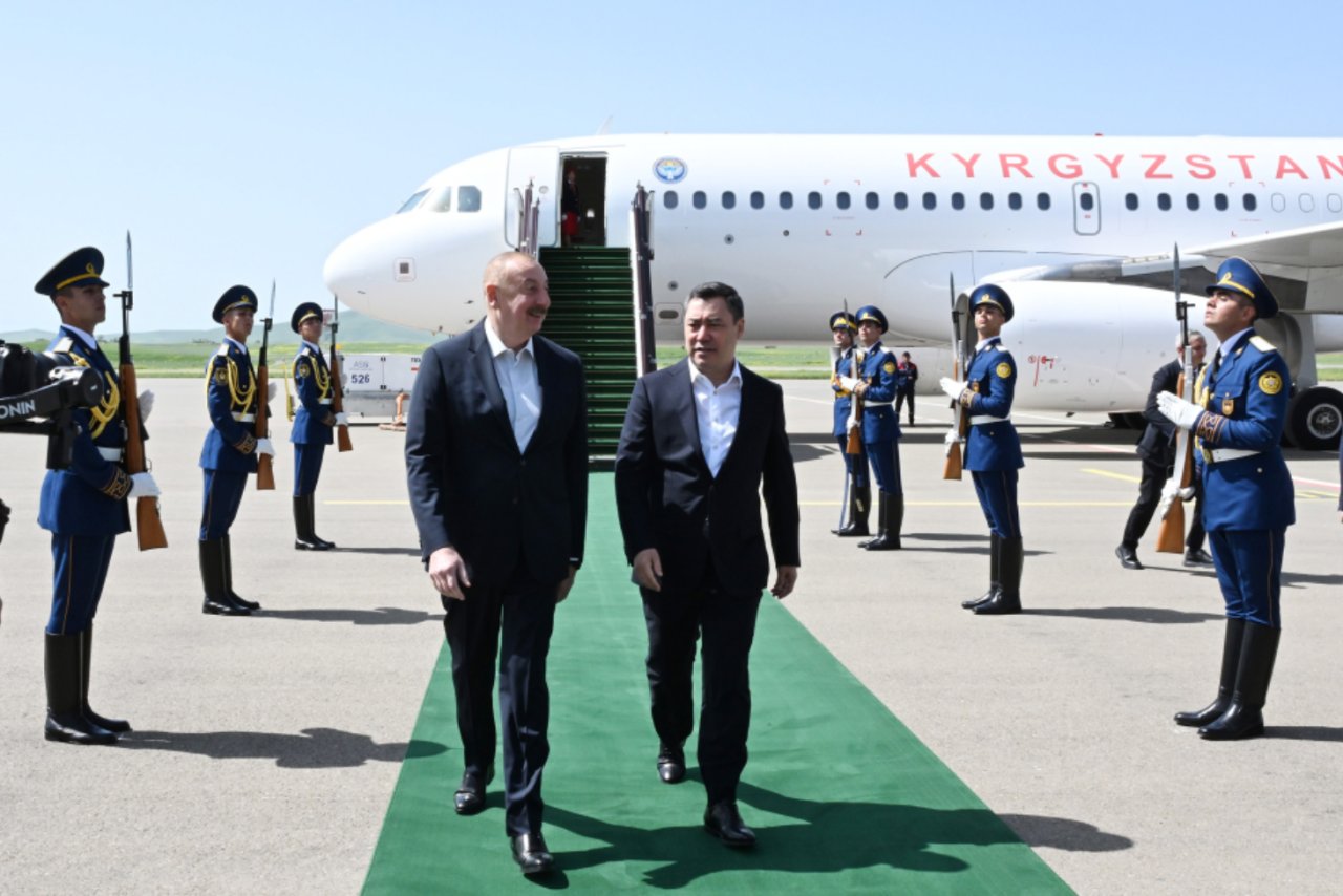 Qırğızıstan Prezidentini Füzulidə İlham Əliyev qarşıladı - FOTO/VİDEO - foto 1
