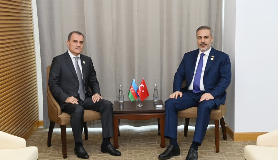 Azərbaycan və Türkiyə XİN başçıları Ermənistanla sülh prosesinin cari vəziyyətini MÜZAKİRƏ EDİB - FOTO - foto 1