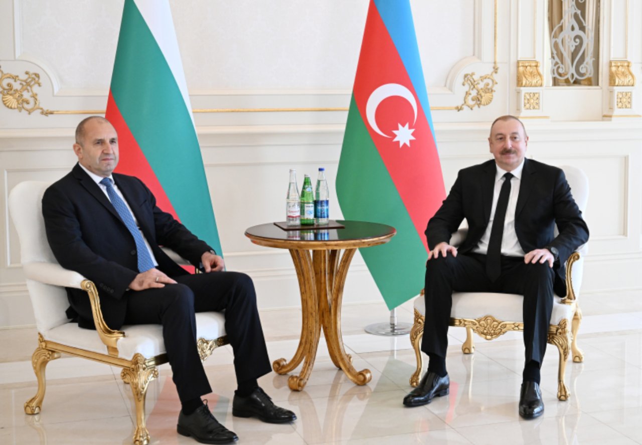 İlham Əliyevin Rumen Radev ilə təkbətək görüşü olub - FOTO/VİDEO - foto 1