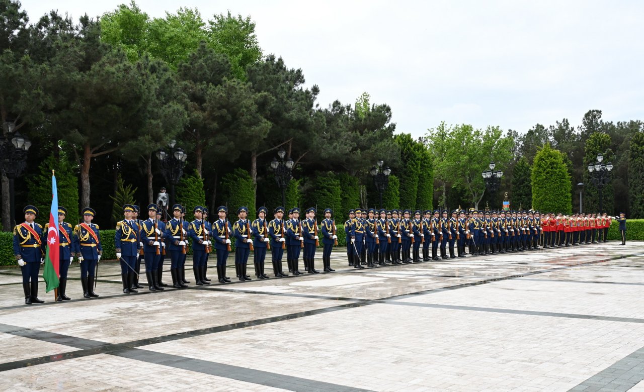 Bolqarıstan Prezidentinin rəsmi qarşılanma mərasimi oldu - FOTO/VİDEO - foto 7