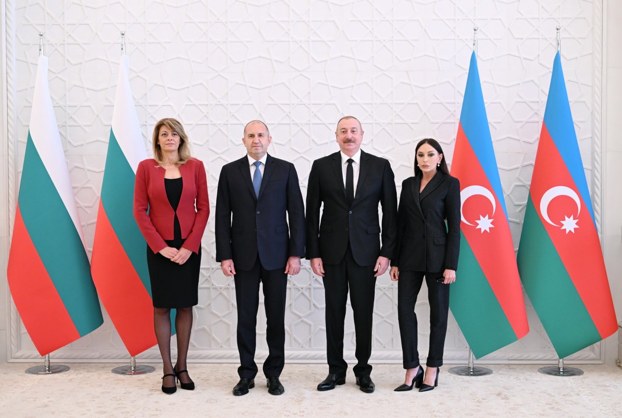 Bolqarıstan Prezidentinin rəsmi qarşılanma mərasimi oldu - FOTO/VİDEO - foto 10