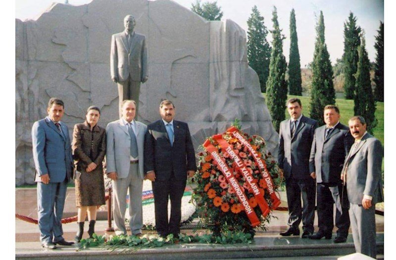 “Heydər Əliyev milli köklərə bağlı sülhpərvər tarixi şəxsiyyətdir” — ATXƏM sədri - foto 1
