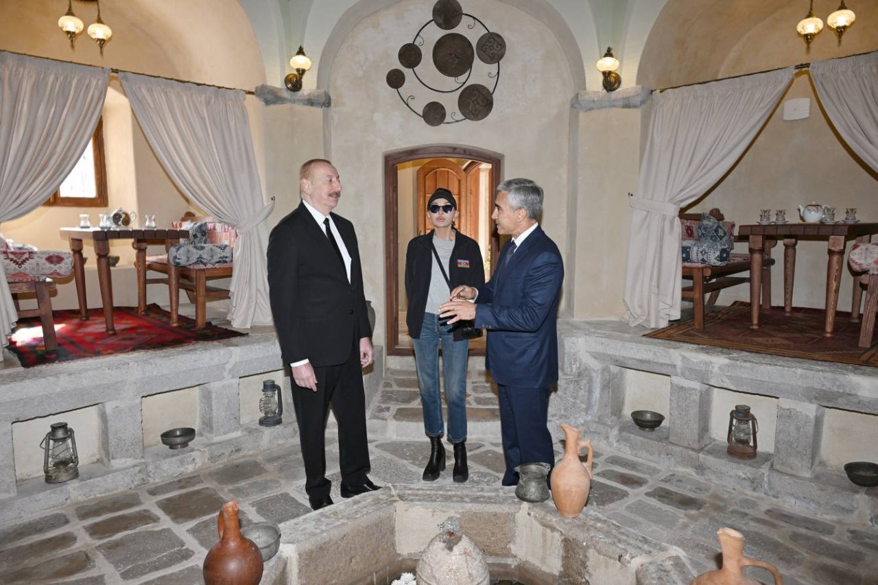 Şuşada “Şirin su” hamamının bərpadan sonra açılışı olub YENİLƏNİB/FOTO - foto 3