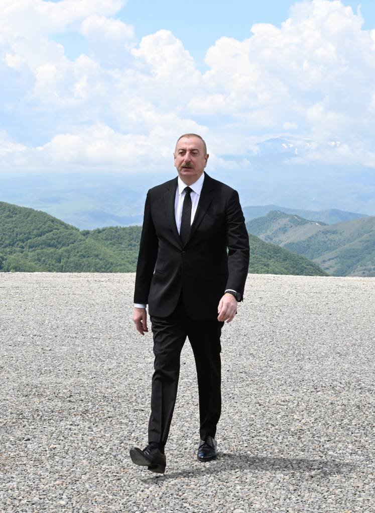 Prezident Turşsu qəsəbəsinin təməlini qoydu - YENİLƏNİB/FOTO - foto 2