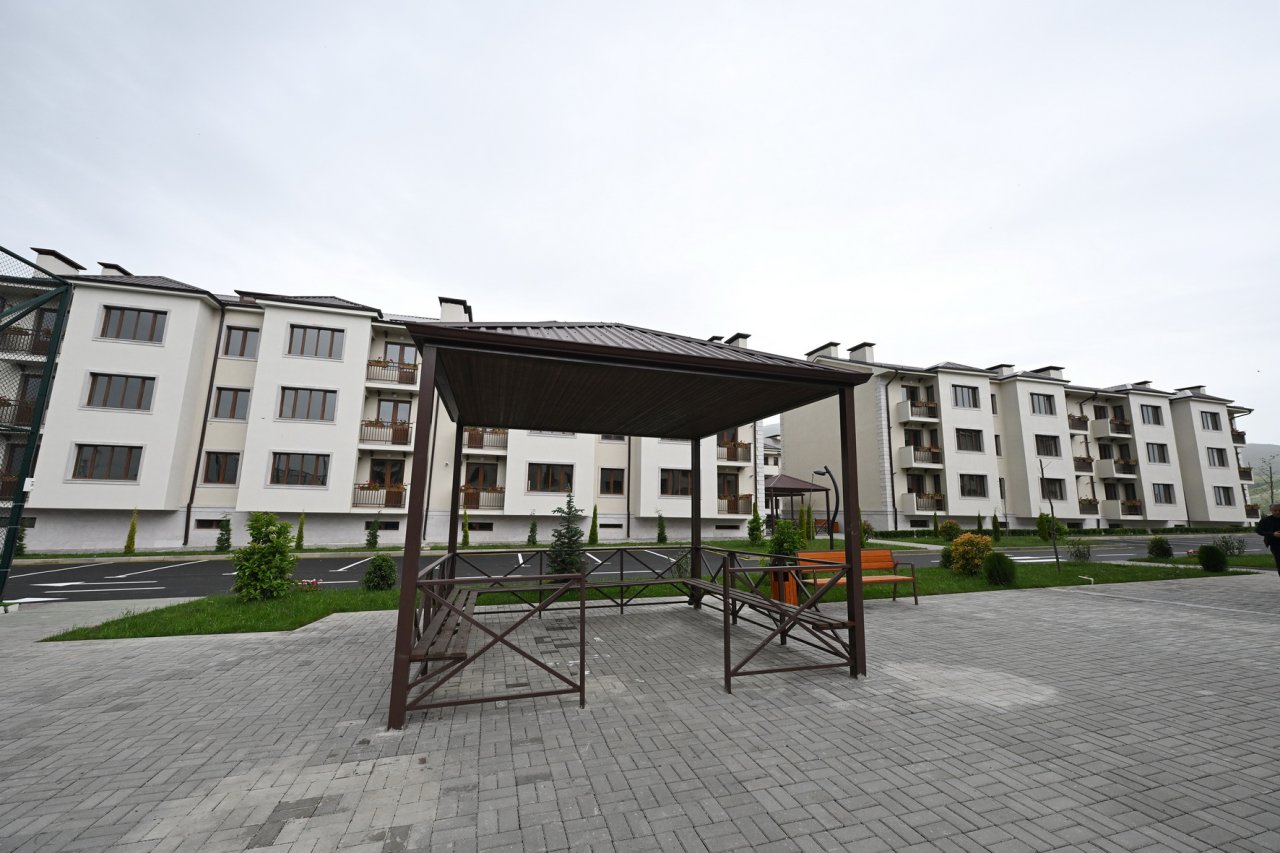 İlham Əliyev və Mehriban Əliyeva Xocalıda görülən işlərlə tanış oldular - FOTO - foto 4