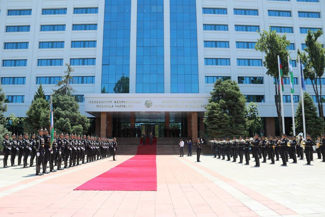 Azərbaycan Ordusunun Baş Qərargah rəisi Özbəkistanda rəsmi səfərdədir - FOTO - foto 1