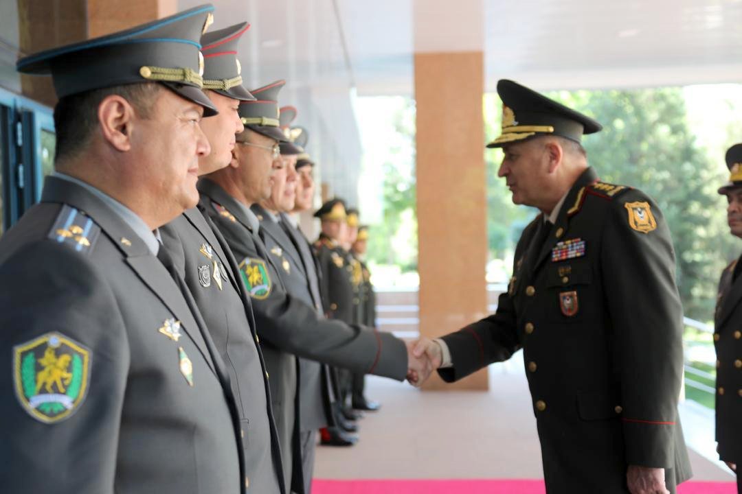 Azərbaycan Ordusunun Baş Qərargah rəisi Özbəkistanda rəsmi səfərdədir - FOTO - foto 4