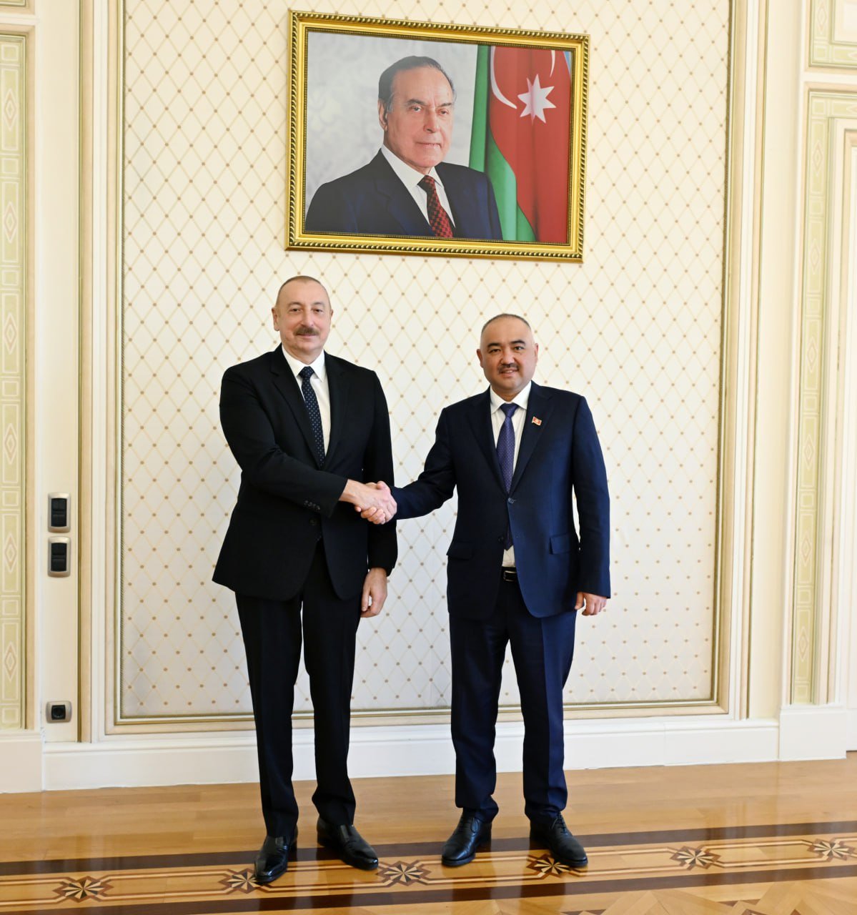 İlham Əliyev Qırğızıstanın Joqorku Keneşinin sədrini qəbul edib - FOTO/VİDEO - foto 2