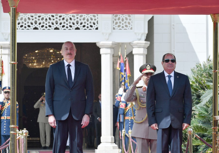 İlham Əliyevin Qahirədə rəsmi qarşılanma mərasimi - FOTO/VİDEO  - foto 3
