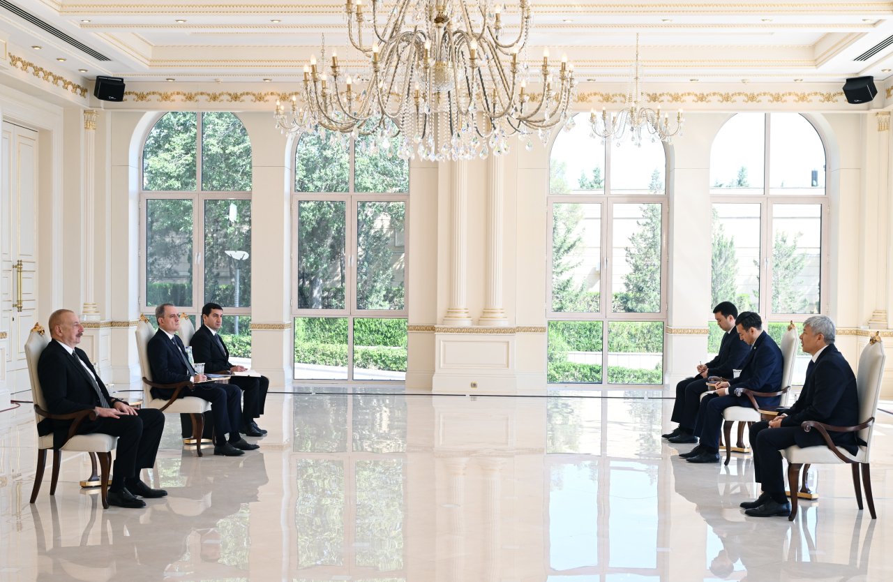 Prezident Qırğız Respublikasının yeni səfirinin etimadnaməsini qəbul etdi - FOTO - foto 4