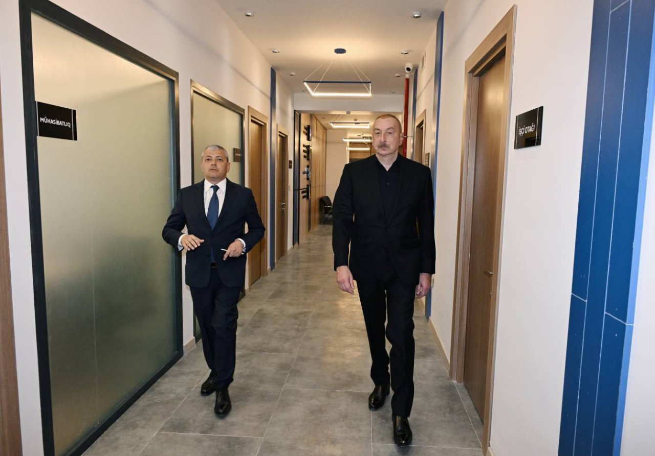 İlham Əliyev Şuşada Dövlət Xidmətləri Mərkəzinin açılışında - FOTO - foto 1
