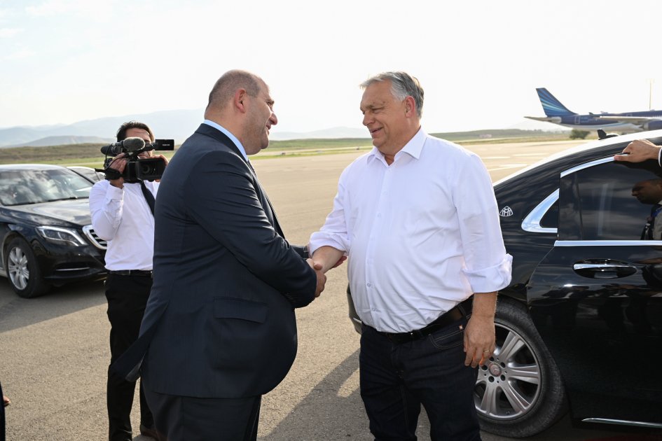 Viktor Orban Füzuli Beynəlxalq Hava Limanından YOLA SALINDI - FOTO - foto 1