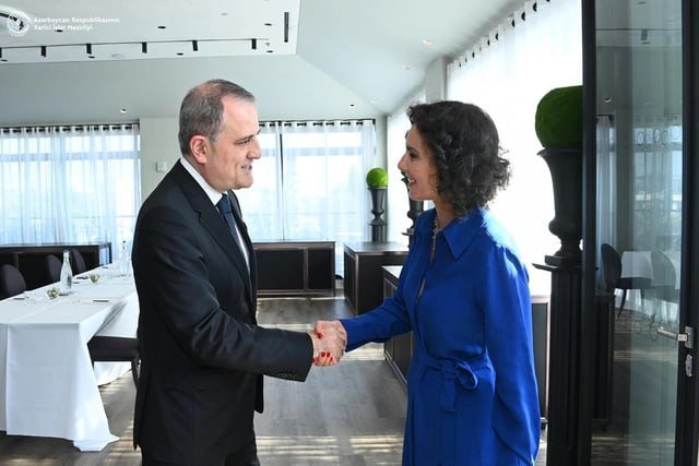 Ceyhun Bayramov: "Ermənistan Konstitusiyasında Azərbaycana qarşı ərazi iddiaları sülhə maneədir" - FOTO - foto 3