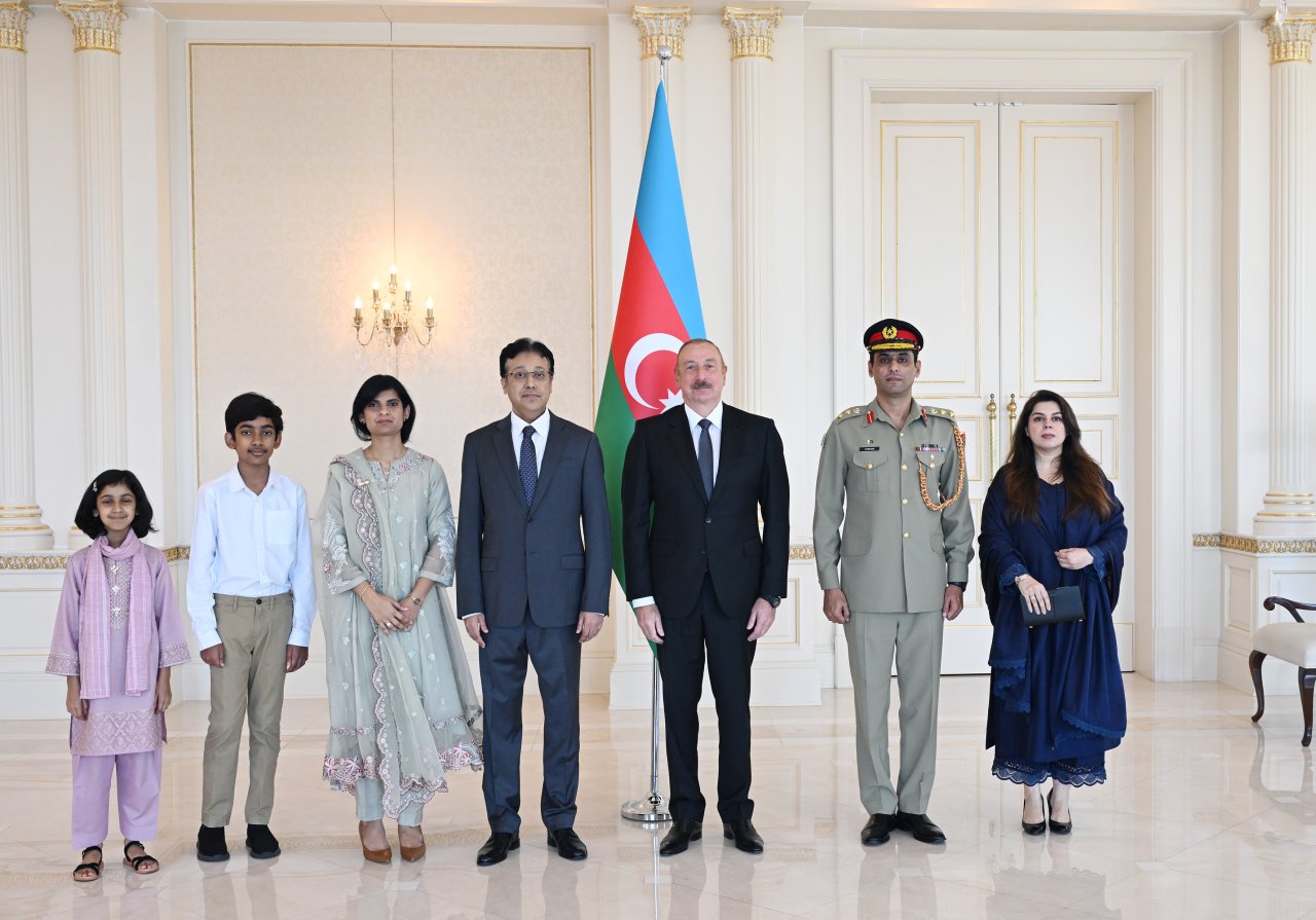 Pakistanın yeni səfiri etimadnaməsini Prezidentə təqdim etdi - FOTO - foto 4