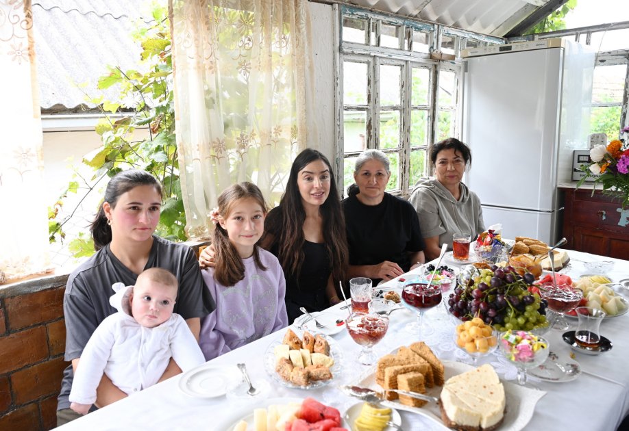 Leyla Əliyeva Şamaxıda tarixi abidələrdə aparılan işlərlə TANIŞ OLDU - FOTO - foto 6