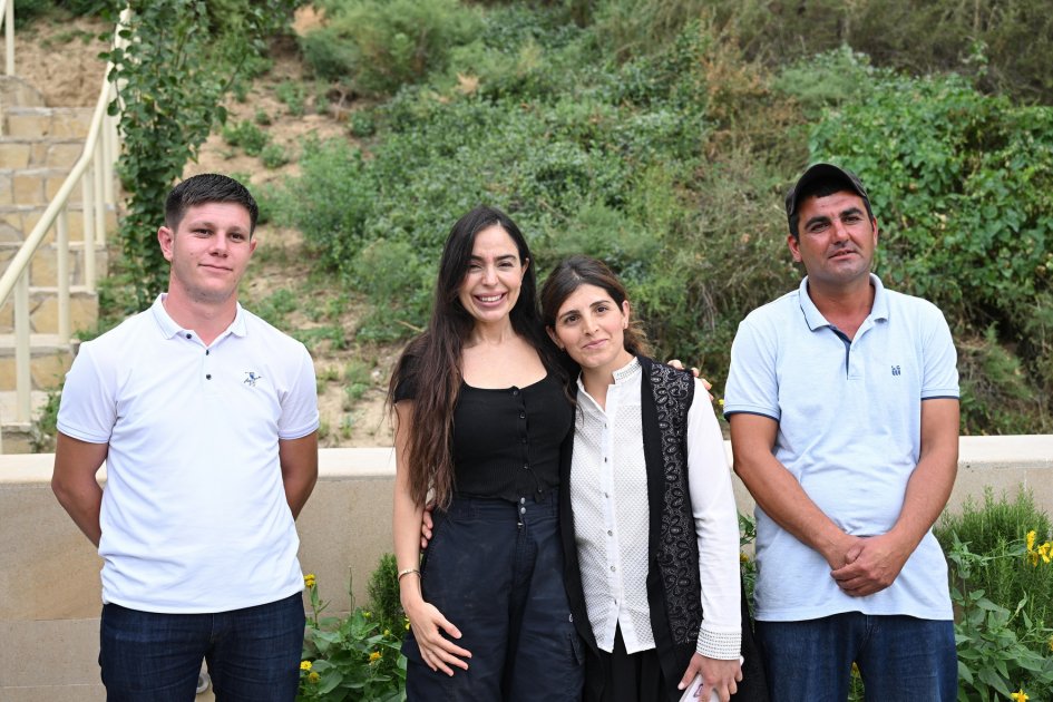 Leyla Əliyeva Şamaxıda tarixi abidələrdə aparılan işlərlə TANIŞ OLDU - FOTO - foto 5