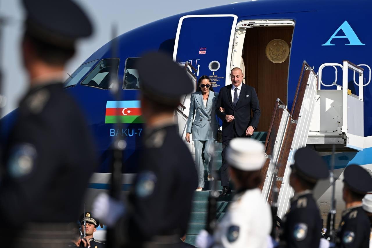 Prezident və Birinci xanım Özbəkistanda - FOTO - foto 1