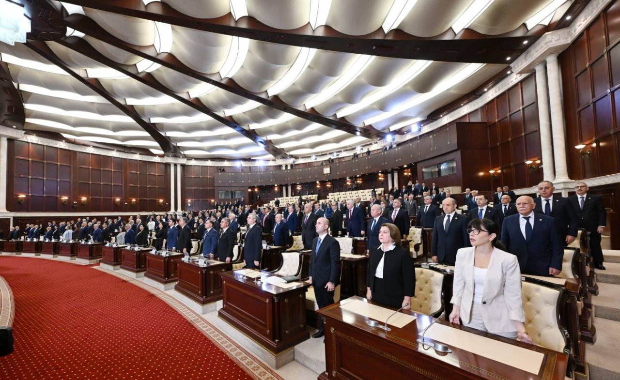 Prezident yeddinci çağırış Milli Məclisin ilk iclasında iştirak edib - FOTO/VİDEO - foto 3