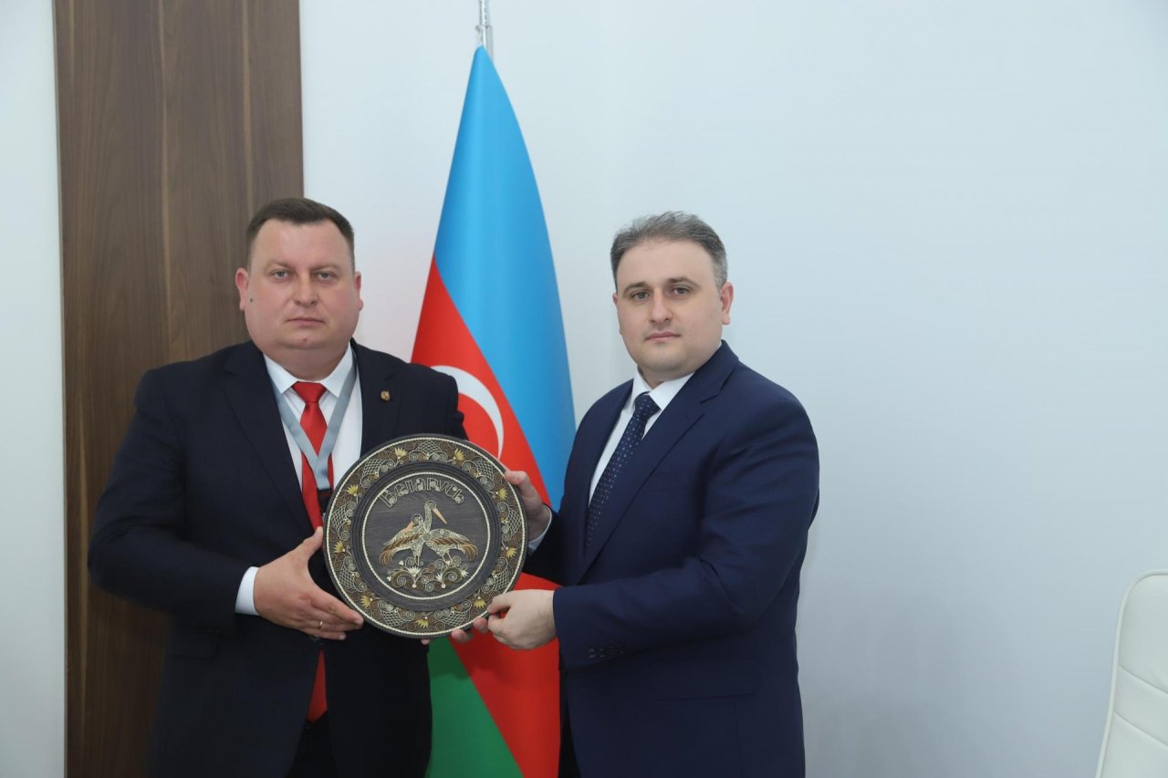 Müdafiə sənayesi naziri Belarusun Dövlət Hərbi Sənaye Komitəsinin sədri ilə görüşüb - FOTO - foto 3