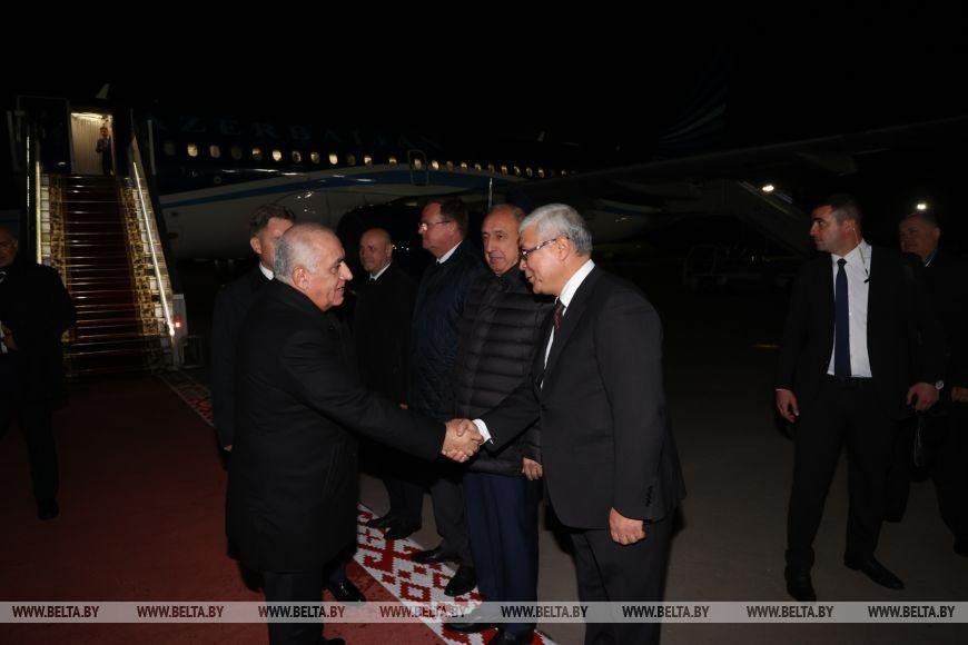 Baş nazir Belarusa SƏFƏR EDİB - FOTO - foto 2