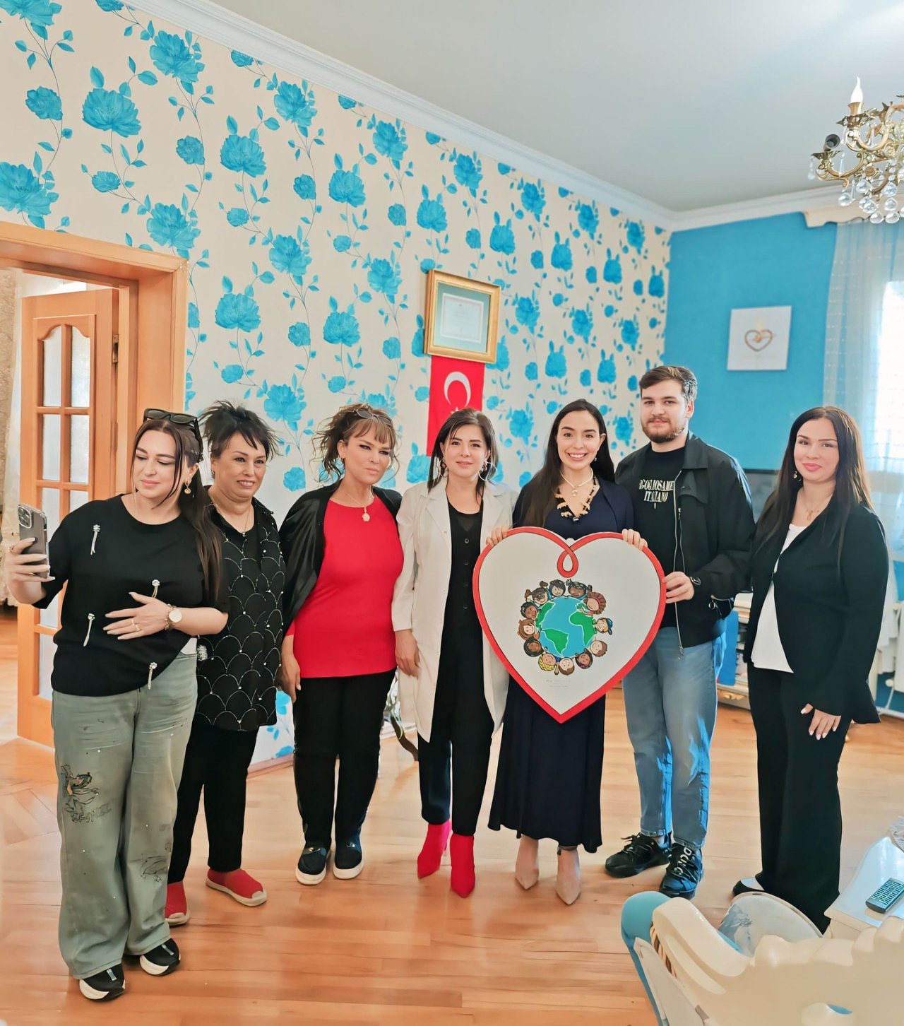 Leyla Əliyeva "Sevgi Evi" qadın və uşaq sığınacağını ZİYARƏT ETDİ - FOTO - foto 3