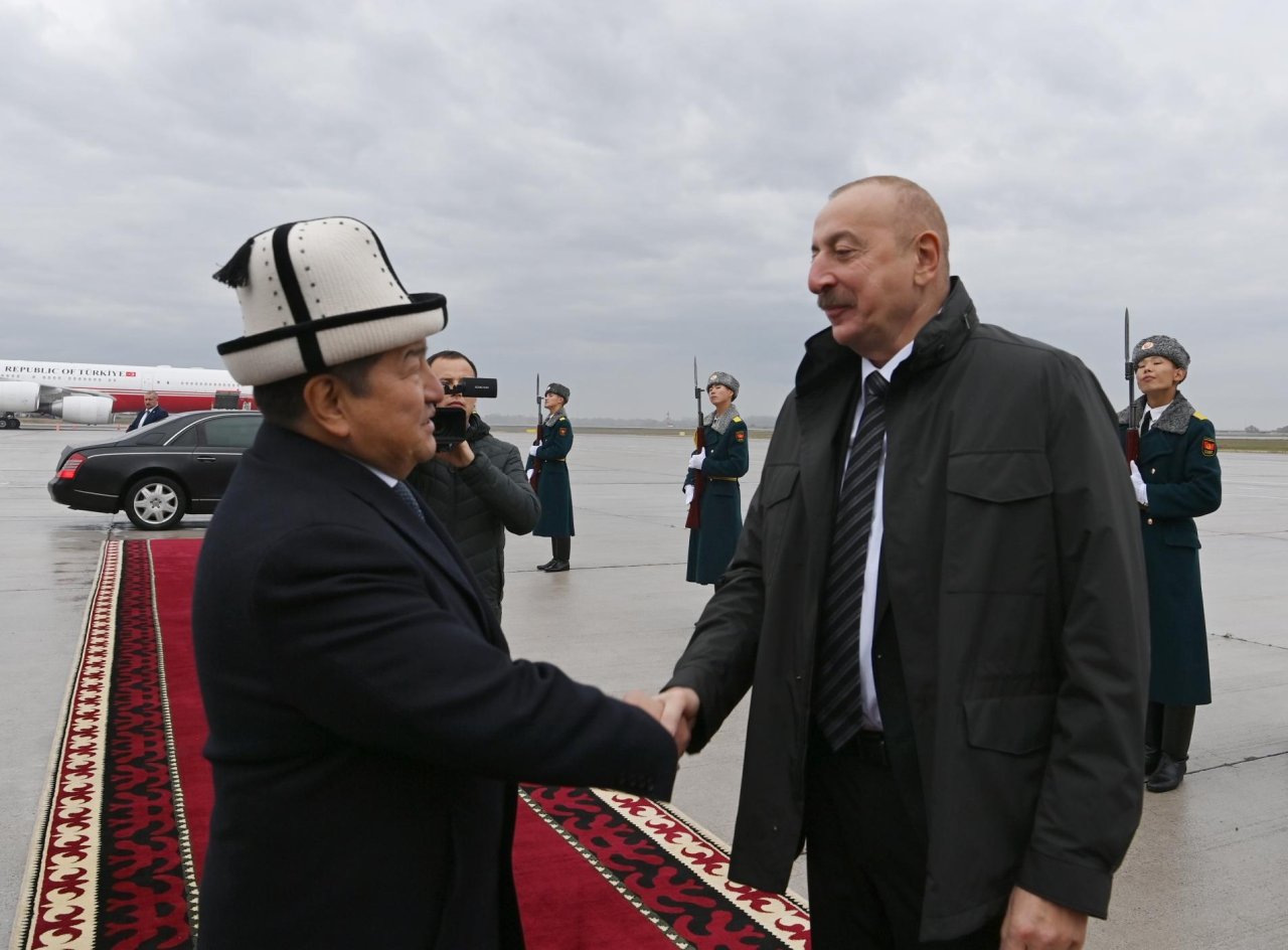 İlham Əliyevin Qırğızıstana səfəri başa çatdı - FOTO/VİDEO - foto 1