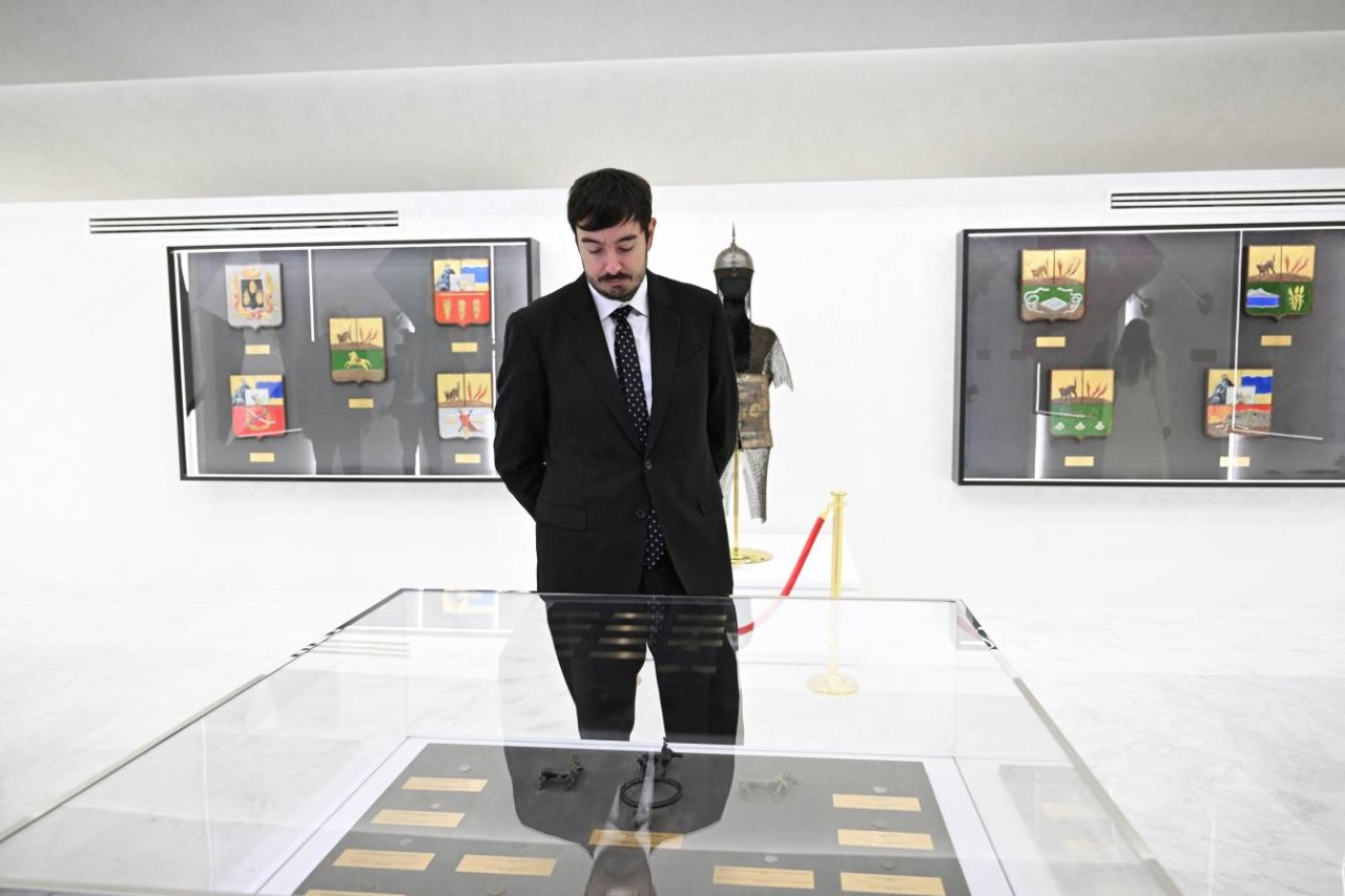 İlham Əliyev Bakıda Azərbaycanın üçrəngli Bayrağını UCALTDI - FOTO/VİDEO - foto 23