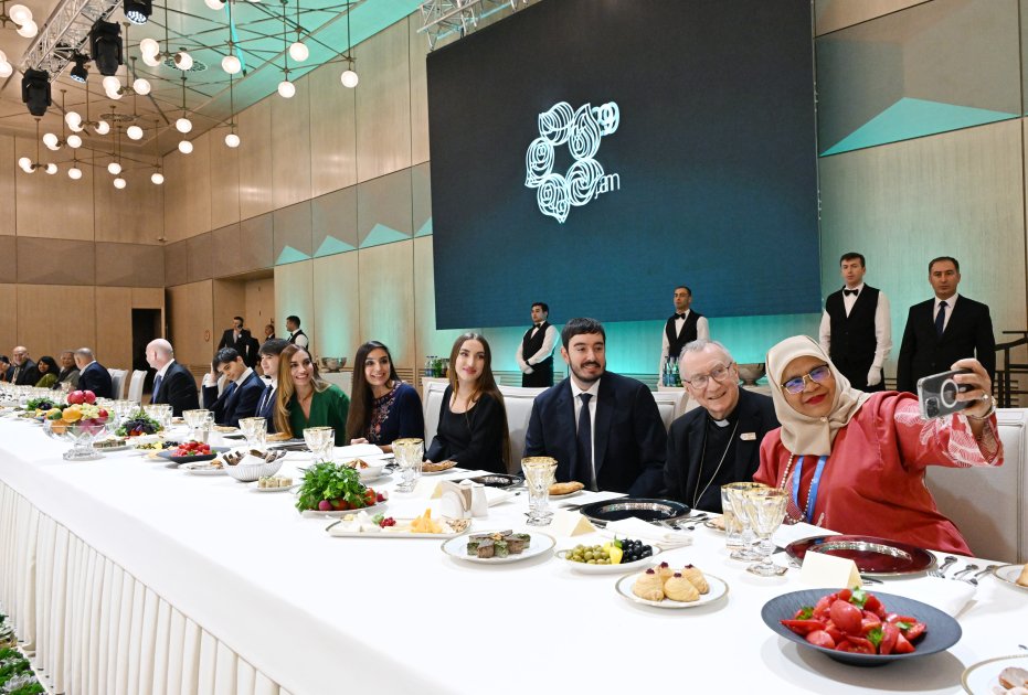 Gülüstan sarayında Liderlər Sammitinə qatılan dövlət və hökumət başçılarına rəsmi ziyafət VERİLDİ - FOTO - foto 2