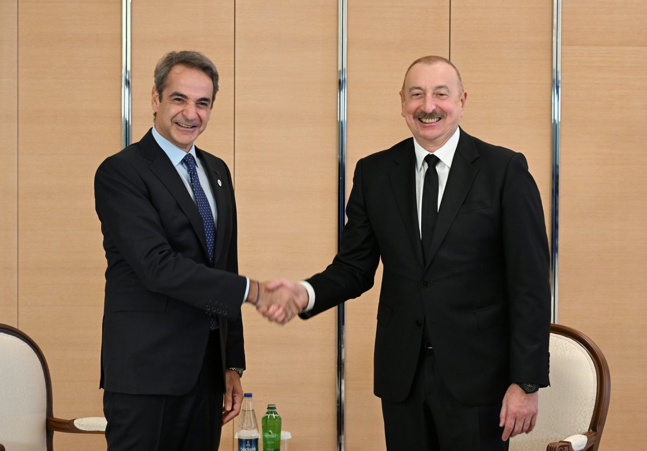 İlham Əliyev Yunanıstanın Baş naziri ilə görüşüb - FOTO - foto 1