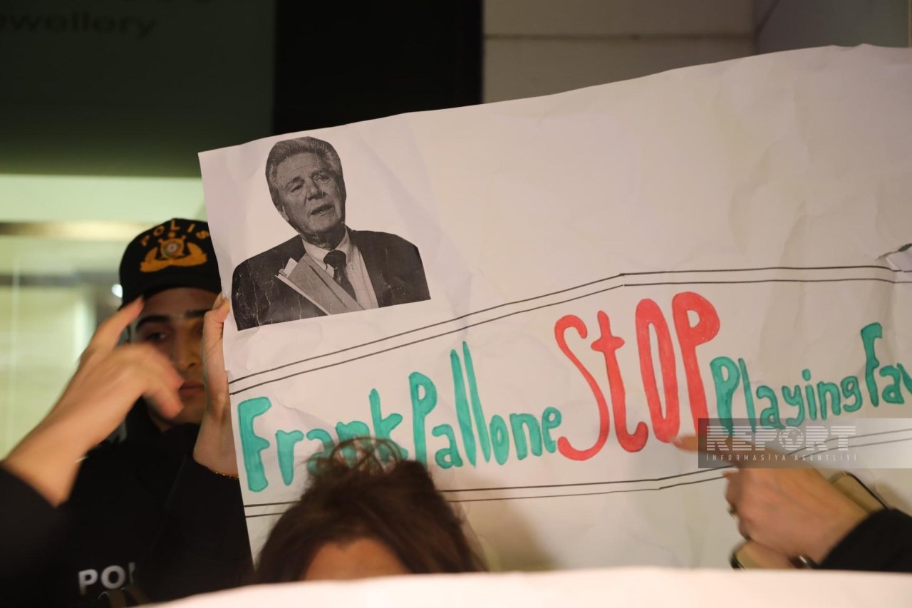 Frank Peloni Bakıda “Rədd ol!” şüarları ilə QARŞILANDI -FOTO/VİDEO - foto 4