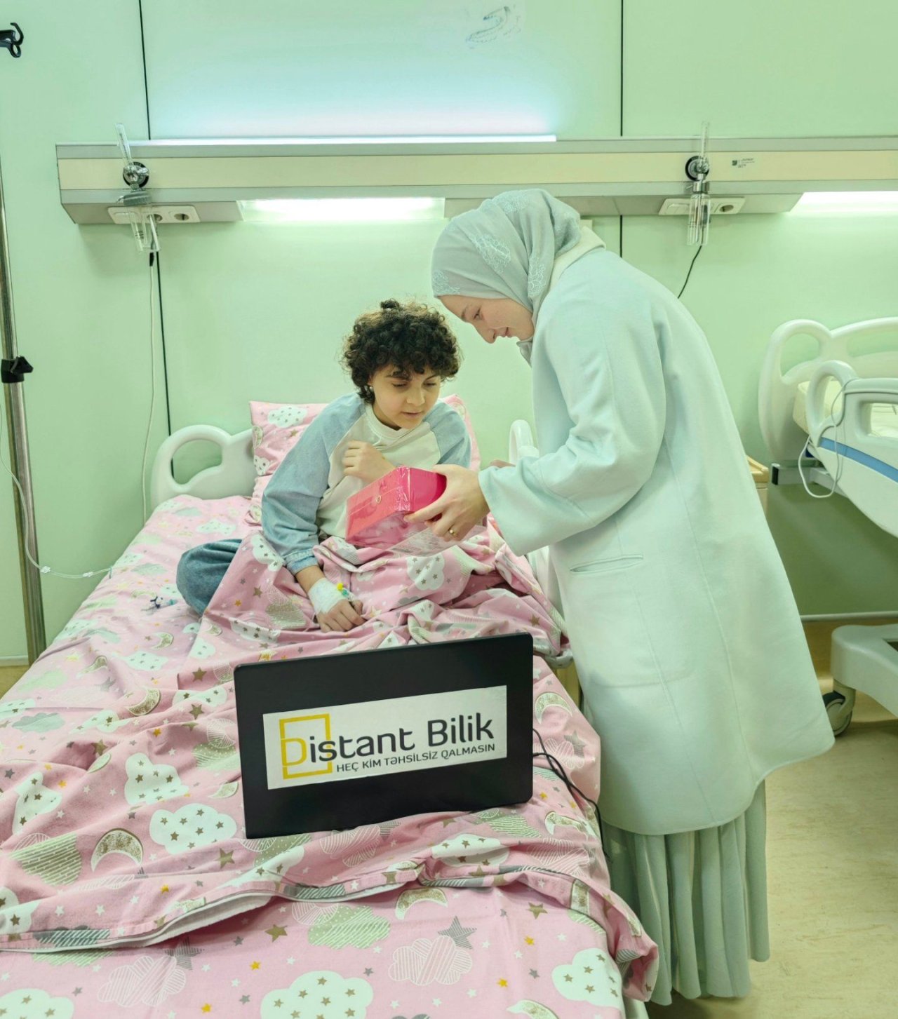 Leyla Əliyeva Uşaq Onkologiya Klinikasında - FOTO - foto 7