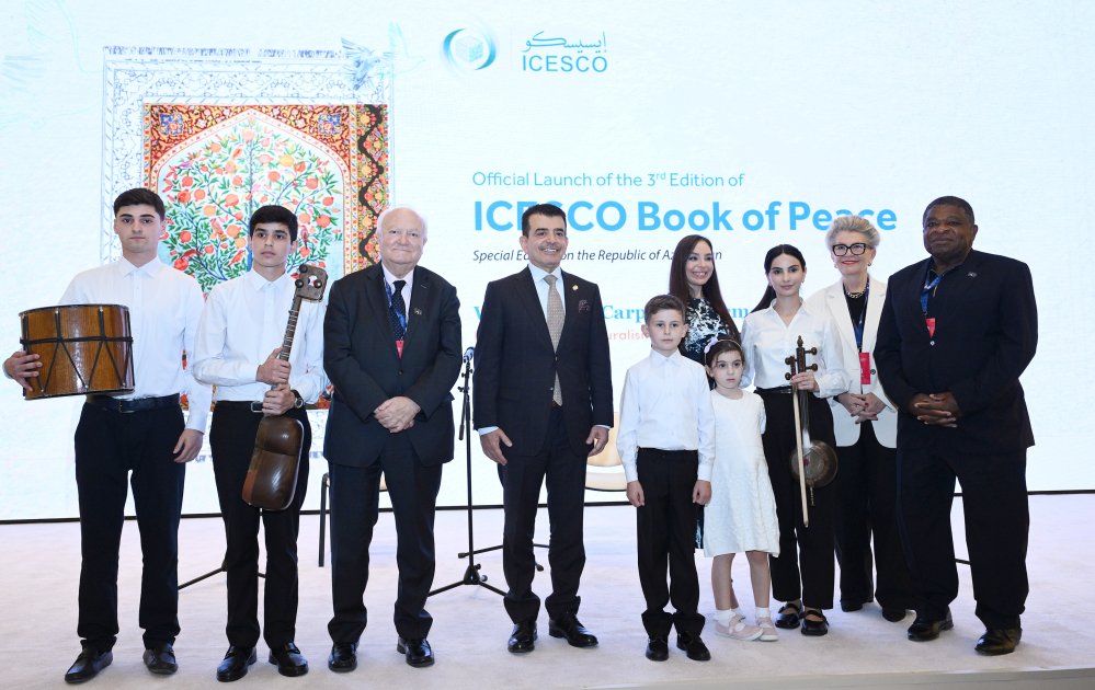 ICESCO-nun “Sülh kitabı”nın Azərbaycana həsr edilən III nəşrinin təqdimatı olub - FOTO - foto 13