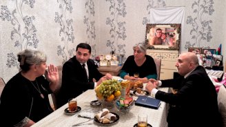 Müxtəlif bölgələrdə yaşayan şəhid ailələri ziyarət edildi - FOTO