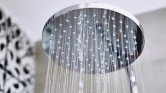 Beynimiz bizə OYUN oynayır - Duşda olarkən niyə zəng səsləri eşidirik?