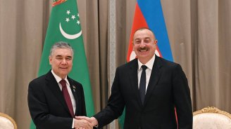 Qurbanqulu Berdiməhəmmədov İlham Əliyevi TƏBRİK ETDİ