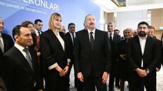 Prezident bu idmançılara ev verdi