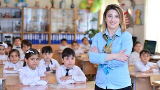 Bakıda müəllimlər 1088 manat maaş alırlar &ndash; RƏSMİ