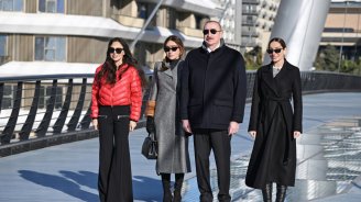 İlham Əliyev ailəsi ilə &ldquo;Bakı Ağ Şəhər&rdquo;də - YENİLƏNİB/FOTO